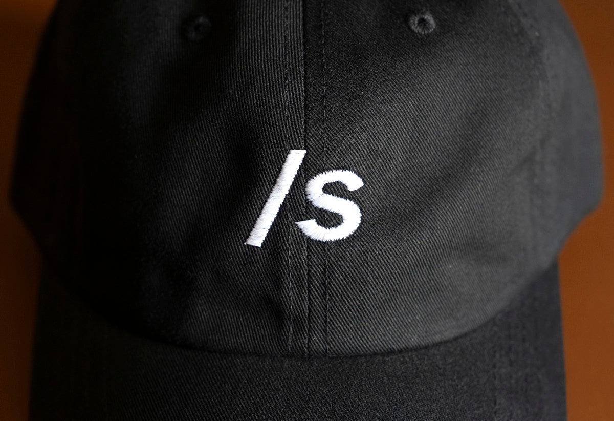 Sarcasm “/s” WHITE Embroidery Classic Dad Hat – Reddit Style Sarcastic Meme Trendy Adjustable Cotton Cap for Casual Outfits